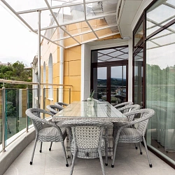 Cанаторий «Вернисаж» г. Кисловодск. Номер Пентхаус, выход на балкон Cанаторий «Вернисаж» г. Кисловодск. Номер Пентхаус, выход на балкон