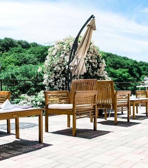 Санаторий «Буковая роща» г. Железноводск. Зона отдыха на улице Санаторий «Буковая роща» г. Железноводск. Зона отдыха на улице