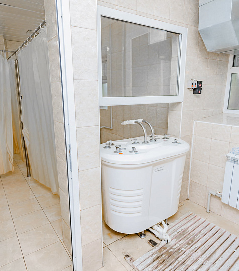 Детский санаторий "Салют" г. Железноводск, душ шарко Детский санаторий "Салют" г. Железноводск, душ шарко