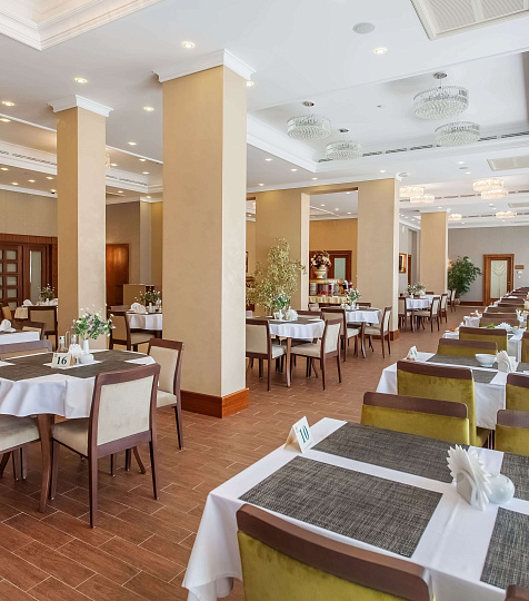 Санаторий «Дубовая Роща», Железноводск. Ресторан, корпус Люкс Санаторий «Дубовая Роща», Железноводск. Ресторан, корпус Люкс