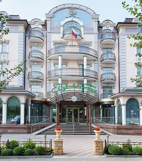 Санаторий «Буковая роща», Железноводск. Территория санатория Санаторий «Буковая роща», Железноводск. Территория санатория