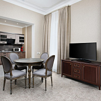 Пансионат «Звездный», 2-комнатный двухместный номер «Апартаменты», обеденная зона Пансионат «Звездный», 2-комнатный двухместный номер «Апартаменты», обеденная зона