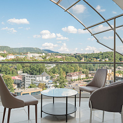 Cанаторий «Вернисаж» г. Кисловодск. Номер Люкс, балкон Cанаторий «Вернисаж» г. Кисловодск. Номер Люкс, балкон