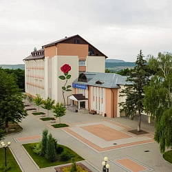 Санаторий «Елизавета—Минеральные Воды», г. Железноводск. Территория Санаторий «Елизавета—Минеральные Воды», г. Железноводск. Территория