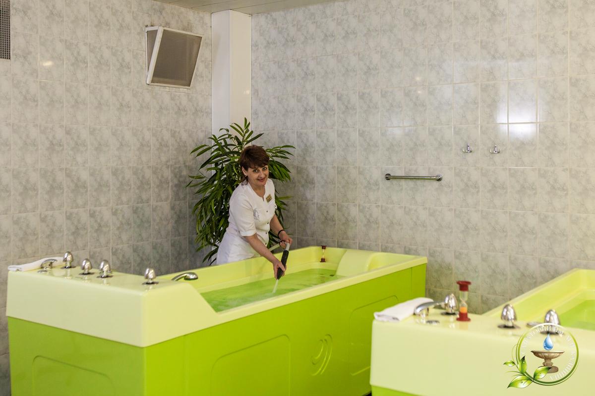 Санаторий «им. М.И. Калинина» г. Ессентуки. Ванное отделение, подводный душ-массаж Санаторий «им. М.И. Калинина» г. Ессентуки. Ванное отделение, подводный душ-массаж