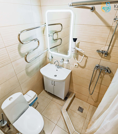 Санаторий «им. Димитрова» Кисловодск. Двухместный двухкомнатный номер 1 категории Санаторий «им. Димитрова» Кисловодск. Двухместный двухкомнатный номер 1 категории