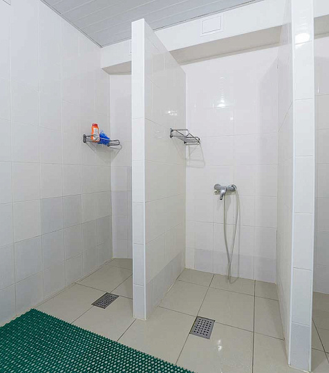 Санаторий «Металлург» Ессентуки, душ в бассейне Санаторий «Металлург» Ессентуки, душ в бассейне