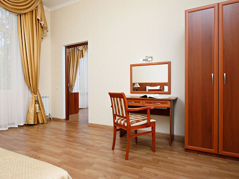 Санаторий «Шахтёр», г. Ессентуки. Корпус «Дача генерала Макарова», номера Санаторий «Шахтёр», г. Ессентуки. Корпус «Дача генерала Макарова», номера