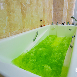 Санаторий «Плаза» г. Железноводск. Ванное отделение, хвойно-жемчужная ванна Санаторий «Плаза» г. Железноводск. Ванное отделение, хвойно-жемчужная ванна