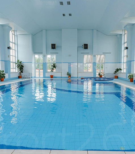 Санаторий «Долина Нарзанов» Ессентуки, бассейн Санаторий «Долина Нарзанов» Ессентуки, бассейн