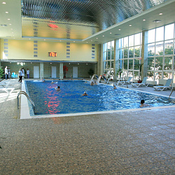 Санаторий «Россия», Кисловодск. Бассейн Санаторий «Россия», Кисловодск. Бассейн