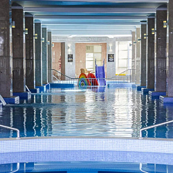 Санаторий «Дворец нарзанов» г. Кисловодск. Бассейн Санаторий «Дворец нарзанов» г. Кисловодск. Бассейн