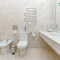 Санаторий «Долина Нарзанов» Ессентуки, двухместный двухкомнатный Люкс, ванная комната Санаторий «Долина Нарзанов» Ессентуки, двухместный двухкомнатный Люкс, ванная комната