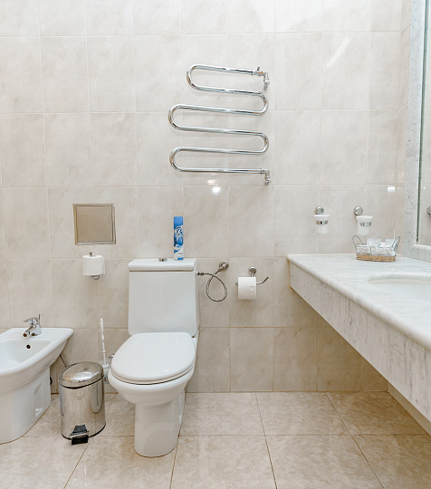 Санаторий «Долина Нарзанов» Ессентуки, двухместный двухкомнатный Люкс, ванная комната Санаторий «Долина Нарзанов» Ессентуки, двухместный двухкомнатный Люкс, ванная комната