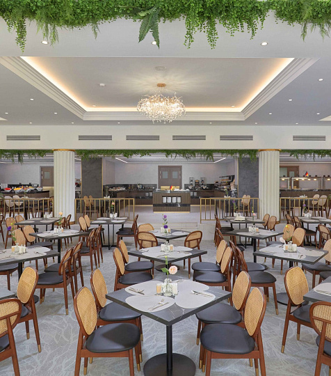 Санаторий «Плаза» г. Кисловодск. Ресторан «Панорама» Санаторий «Плаза» г. Кисловодск. Ресторан «Панорама»