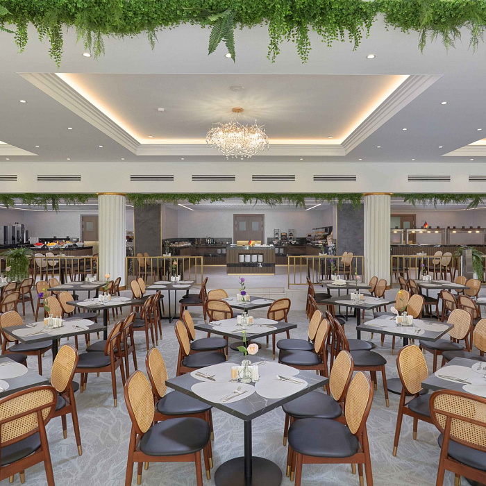 Санаторий «Плаза» г. Кисловодск. Ресторан «Панорама» Санаторий «Плаза» г. Кисловодск. Ресторан «Панорама»