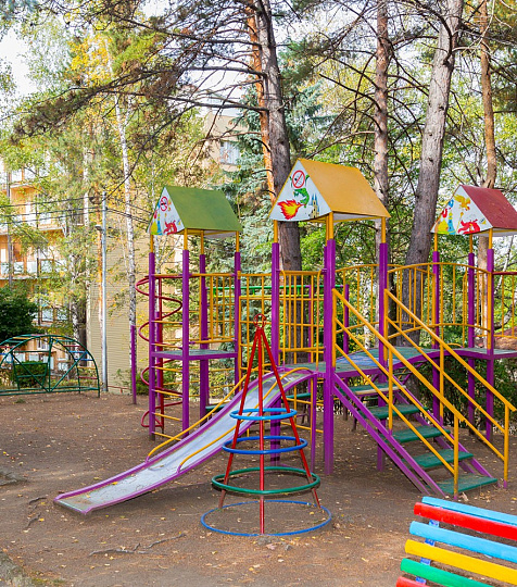 Санаторий «Москва», г. Кисловодск. Детская площадка Санаторий «Москва», г. Кисловодск. Детская площадка