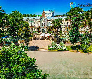 Санаторий «Истокъ» г. Ессентуки. Фасад Санаторий «Истокъ» г. Ессентуки. Фасад