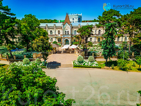 Санаторий «Истокъ» г. Ессентуки. Фасад Санаторий «Истокъ» г. Ессентуки. Фасад