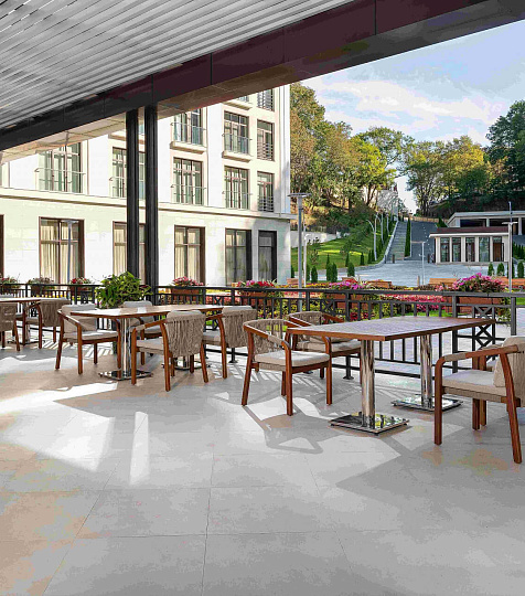 Санаторий «Источник», г. Кисловодск. Веранда Санаторий «Источник», г. Кисловодск. Веранда