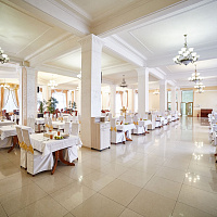 Санаторий «Радуга», Кисловодск. Обеденный зал Санаторий «Радуга», Кисловодск. Обеденный зал