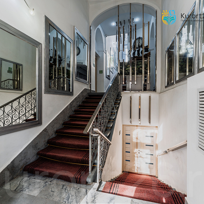 Клинический санаторий «Элорма», Кисловодск. Холл Клинический санаторий «Элорма», Кисловодск. Холл