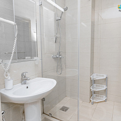 Санаторий Крепость г. Кисловодск, двухместный стандарт, ванная комната Санаторий Крепость г. Кисловодск, двухместный стандарт, ванная комната