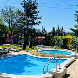 Санаторий «Кругозор» г. Кисловодск. Открытый бассейн Санаторий «Кругозор» г. Кисловодск. Открытый бассейн