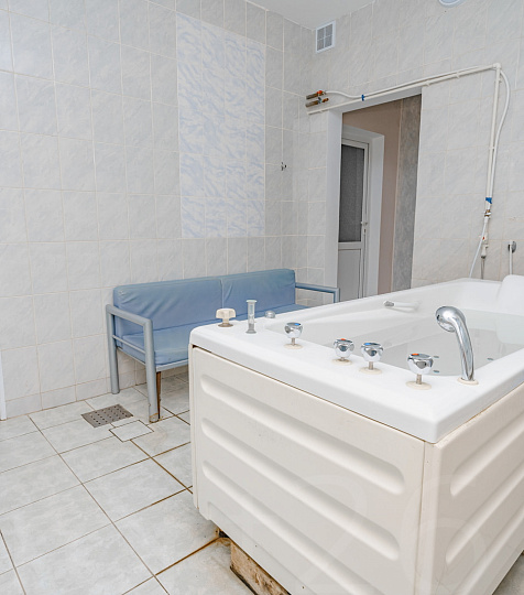 Пансионат с лечением «Геолог Казахстана», Железноводск. Ванное отделение Пансионат с лечением «Геолог Казахстана», Железноводск. Ванное отделение