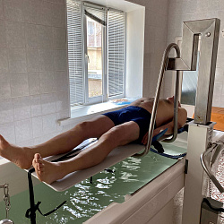 Центральный Военный санаторий, Пятигорск. Подводное вытяжение позвоночника Центральный Военный санаторий, Пятигорск. Подводное вытяжение позвоночника