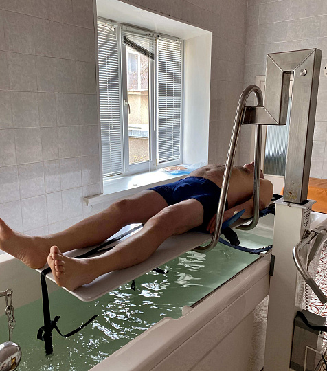 Центральный Военный санаторий, Пятигорск. Подводное вытяжение позвоночника Центральный Военный санаторий, Пятигорск. Подводное вытяжение позвоночника