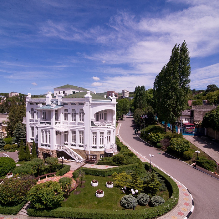 Санаторий «Долина Нарзанов» г. Кисловодск. Территория Санаторий «Долина Нарзанов» г. Кисловодск. Территория
