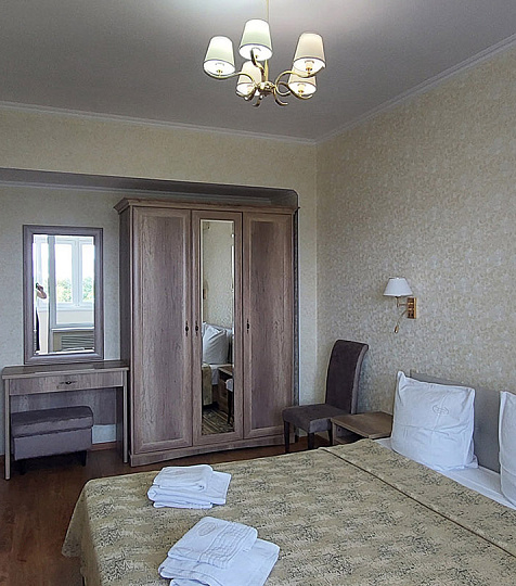 Санаторий «Москва», г. Ессентуки, Люкс (2-х комнатный 1-но местный) Санаторий «Москва», г. Ессентуки, Люкс (2-х комнатный 1-но местный)