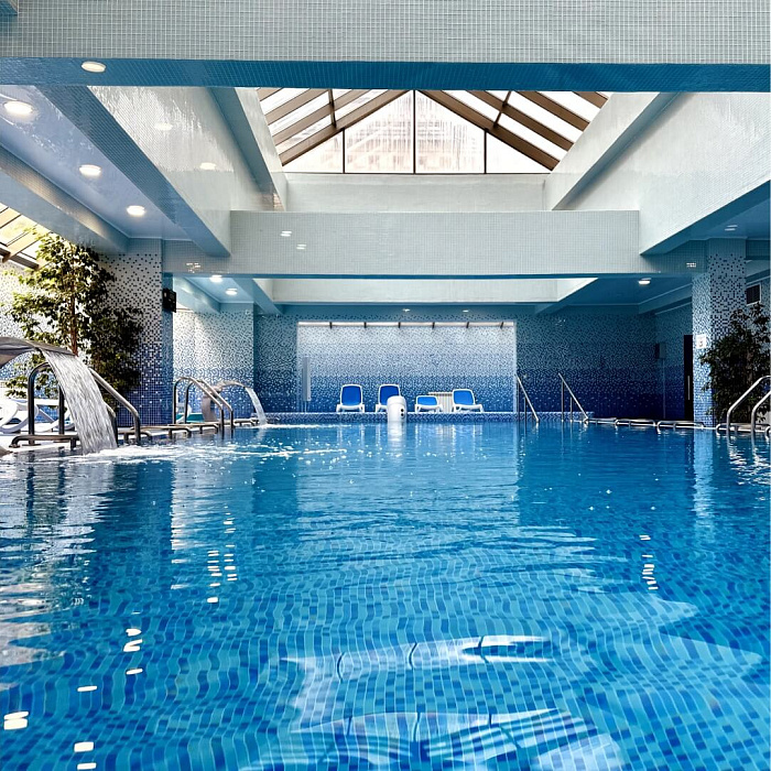 Санаторий «Целебный Нарзан» г. Кисловодск. Термальный комплекс, бассейн Санаторий «Целебный Нарзан» г. Кисловодск. Термальный комплекс, бассейн