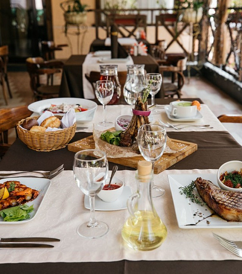 Санаторий «Славяновский исток», Железноводск. Ресторан «Славяновский» Санаторий «Славяновский исток», Железноводск. Ресторан «Славяновский»