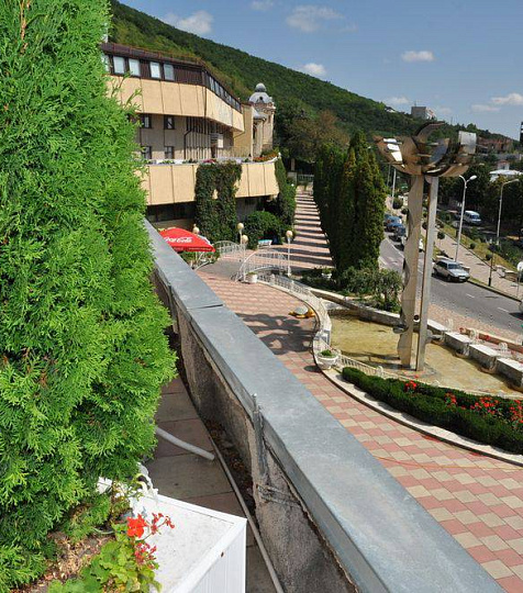 Санаторий «Родник» Пятигорск. Территория Санаторий «Родник» Пятигорск. Территория