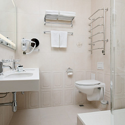 Пансионат «Звездный», 2-комнатный двухместный номер «Апартаменты», ванная комната Пансионат «Звездный», 2-комнатный двухместный номер «Апартаменты», ванная комната