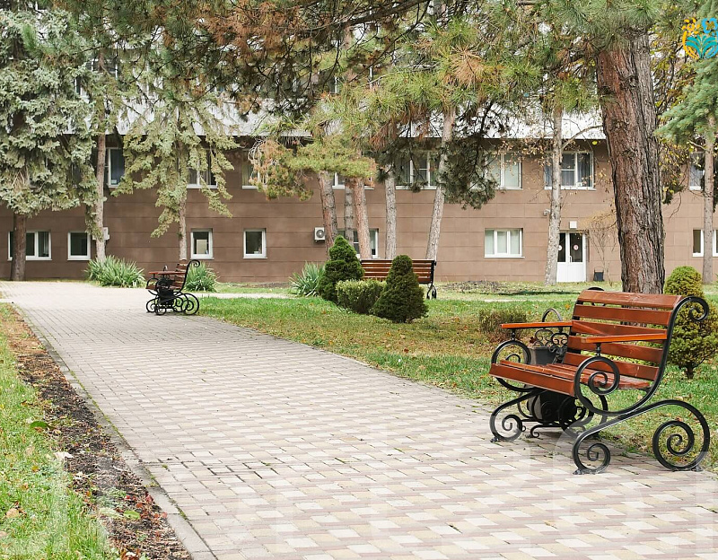 Санаторий «Казахстан» г. Ессентуки. Территория Санаторий «Казахстан» г. Ессентуки. Территория