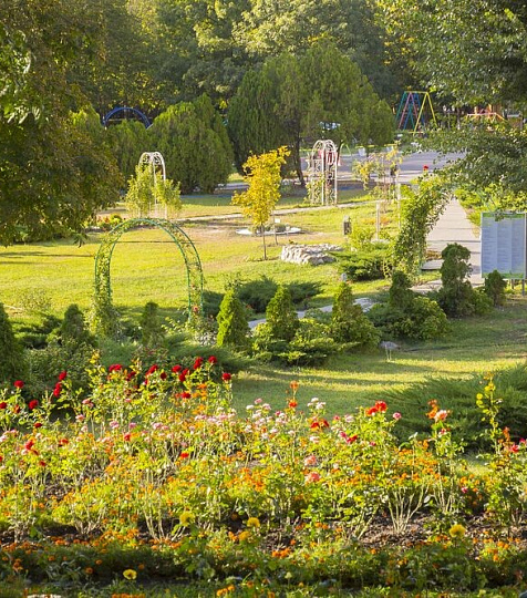 Санаторий «Дубрава» Железноводск. Территория Санаторий «Дубрава» Железноводск. Территория