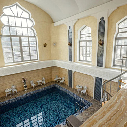 Санаторий «Главные Нарзанные Ванны», Кисловодск. Бассейн Санаторий «Главные Нарзанные Ванны», Кисловодск. Бассейн