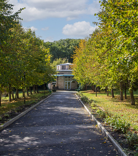 Пансионат с лечением «Геолог Казахстана» г. Железноводск. Бювет Пансионат с лечением «Геолог Казахстана» г. Железноводск. Бювет
