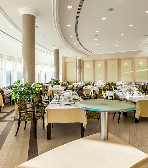 Санаторий «Заря», Кисловодск. Столовая Санаторий «Заря», Кисловодск. Столовая