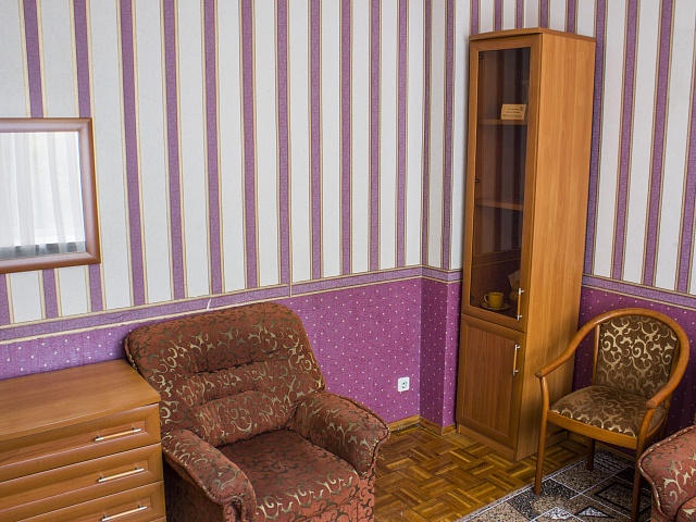 Санаторий «Родник», Пятигорск. 2-местный 2-комнатный номер «Люкс», корпус 7