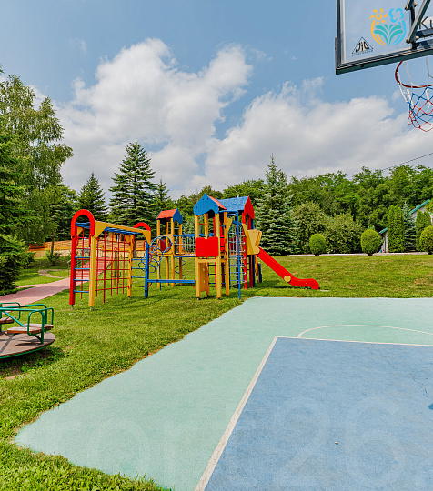 Санаторий Вилла «Арнест», Кисловодск. Спортивная площадка Санаторий Вилла «Арнест», Кисловодск. Спортивная площадка