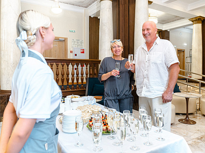 Санаторий «Шахтёр» г. Ессентуки. Центральный корпус Санаторий «Шахтёр» г. Ессентуки. Центральный корпус