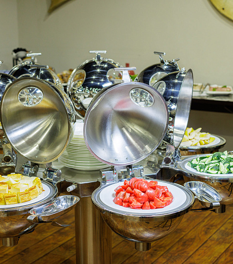 Оздоровительный комплекс «Затерянный рай у Машука», шведский стол Оздоровительный комплекс «Затерянный рай у Машука», шведский стол